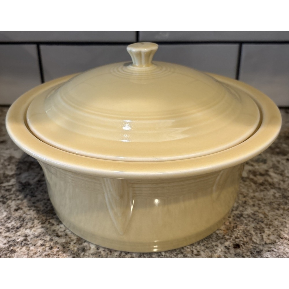 Fiesta Homer Laughlin Ivory Covered Casserole 90oz Serving Bowl w/ Lid